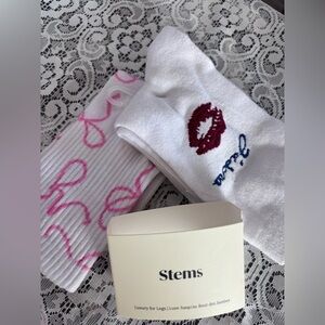 STEMS White and Pink Stems Socks with Lip Print and a Bow pair